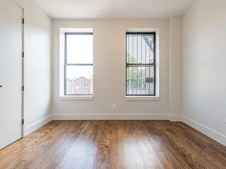 663 Hancock St #9 — Photo 4
