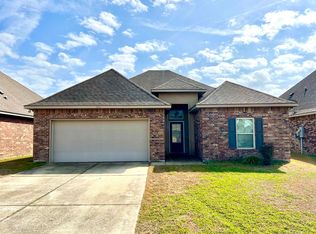 426 Cypress Garden Dr, Houma, LA 70364