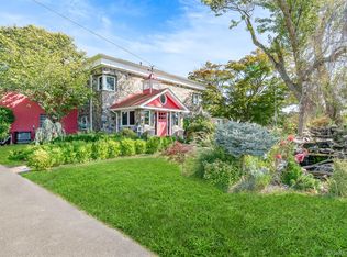 28 Riverside Ave, Amityville, NY 11701