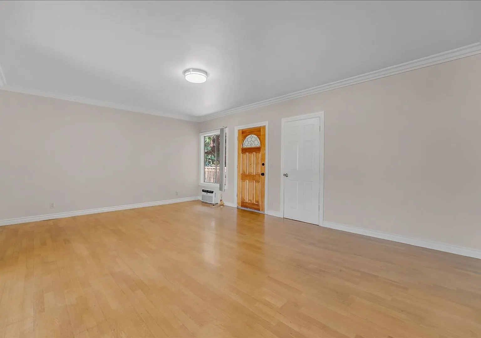 Charming North Hollywood Apartment! — Photo 2