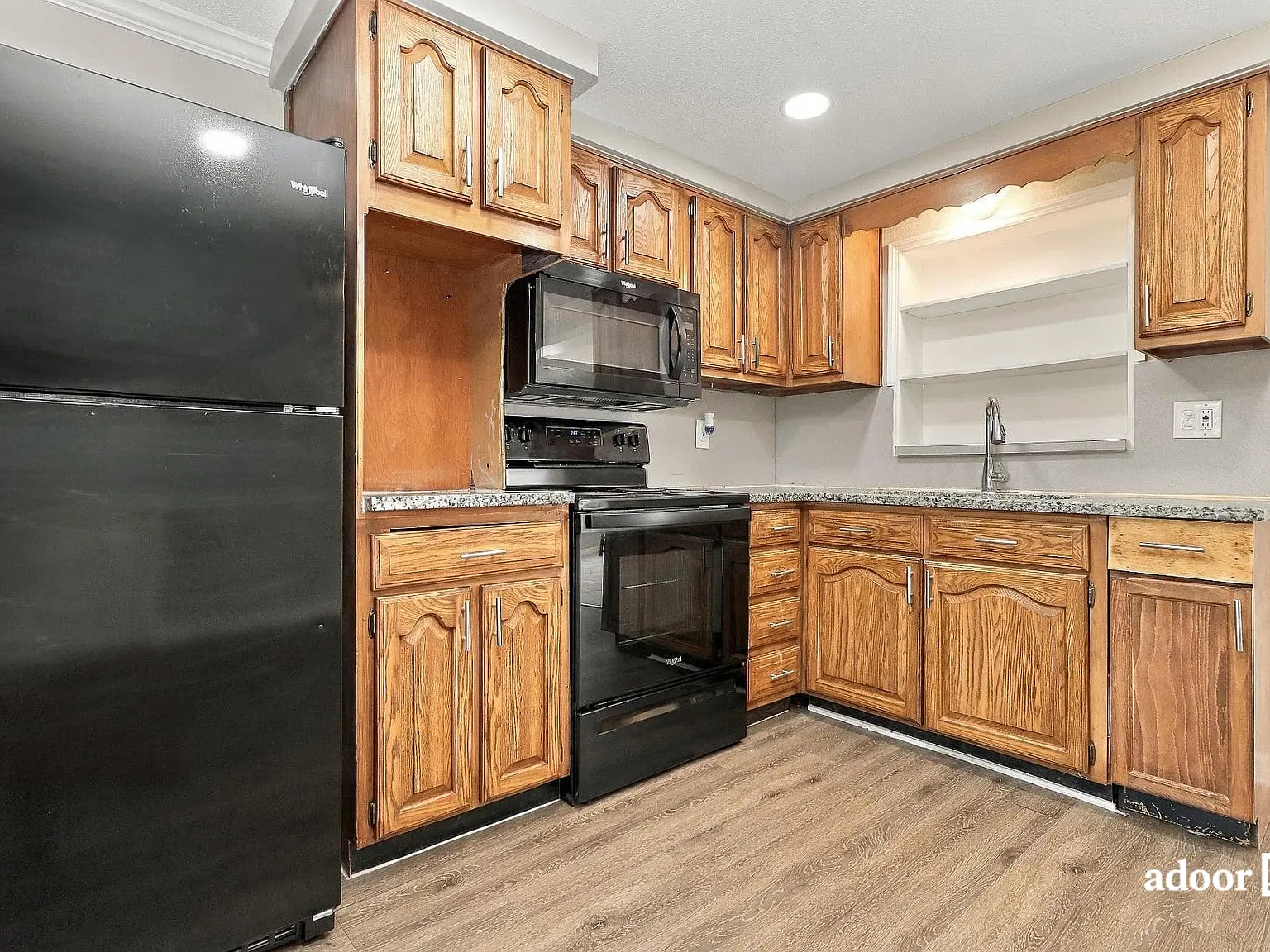 3 bed, 2.0 bath, 1098 sqft, $1,845 — Photo 2