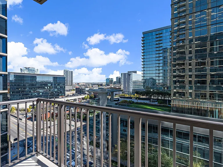 1212 Demonbreun St #806 — Photo 15