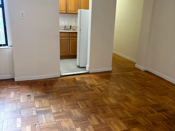 497 West 182nd Street image 2 of 7