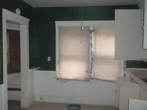 4th image of 1272 E 115th St