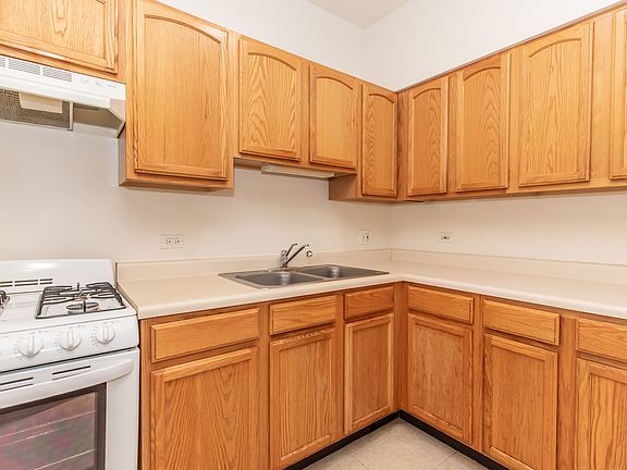 1 bedroom 1 bathroom kitchen.