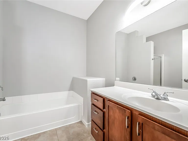 2291 W Horizon Ridge Pkwy #6136 — Photo 14