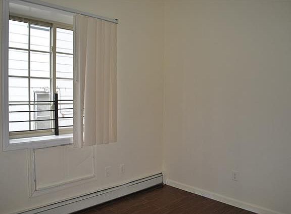 4th image of 3933 Secor Ave #1