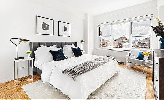 5th image of 33 Greenwich Ave APT 10M