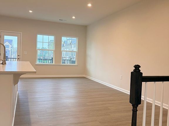 2nd image of 2050 Fortuna St