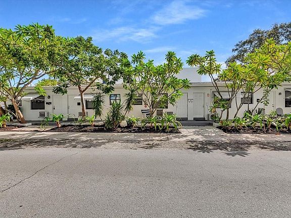3rd image of 560 NE 15th Avenue
