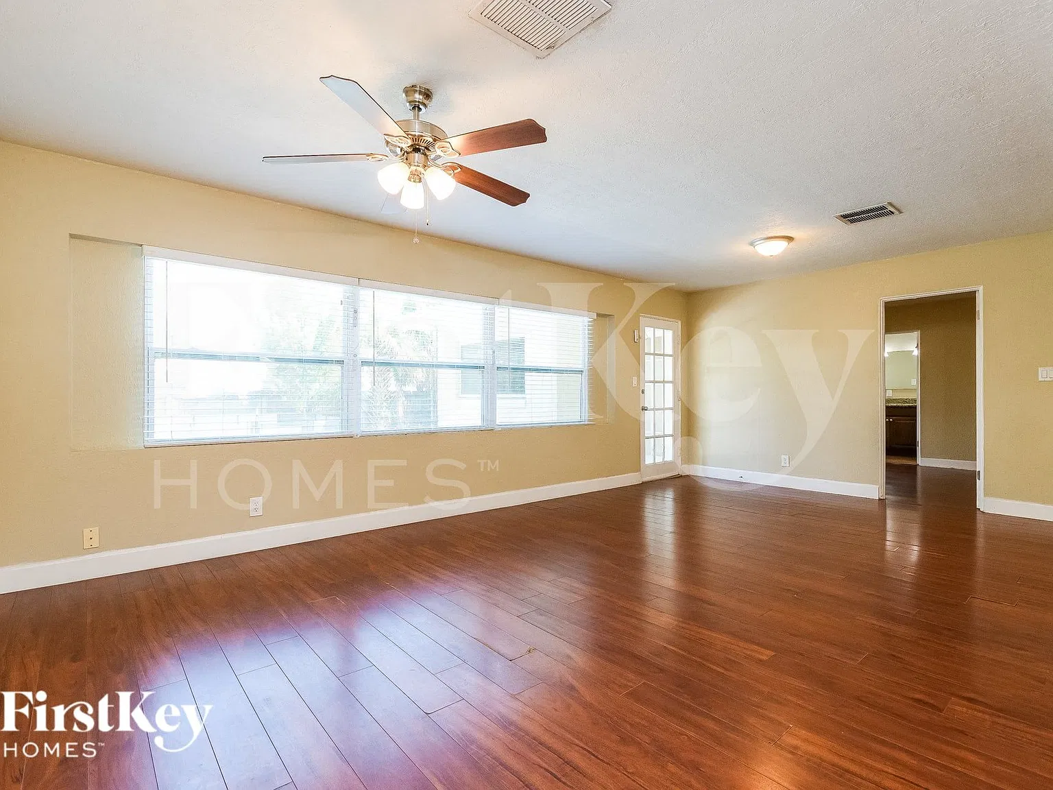 3 bed, 2.0 bath, 1553 sqft, $2,770 — Photo 2