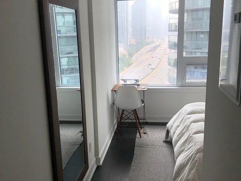 17 Bathurst St #1512 — Photo 4