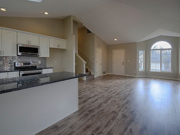 2nd image of 1802 NE 151st Cir