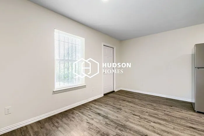 574 Morningview Dr — Photo 5