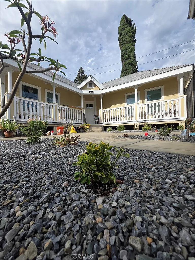 2 bed, 800 sqft, $2,800 — Photo 3