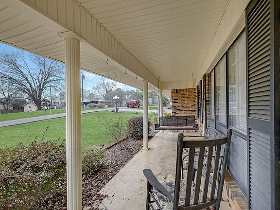 4th image of 63 Mississippi Ave