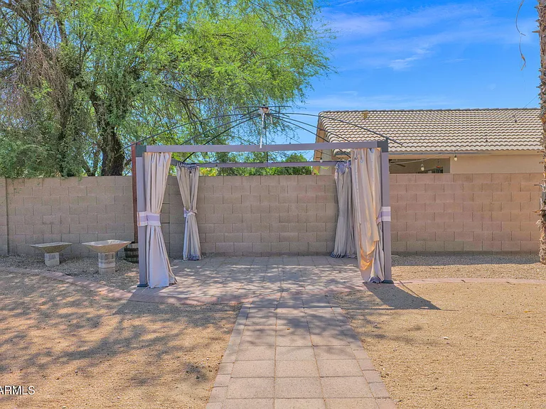 3415 E Menadota Dr — Photo 28