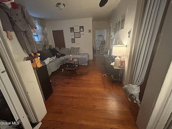 2nd image of 37 Lancaster St