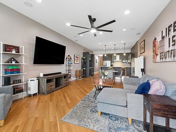 5th image of 2242 W Chicago Ave Unit 301