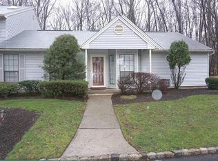 2408 Timber Oaks Rd, Edison, NJ 08820