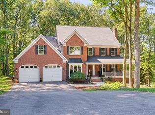 1155 Greenwood Dr, Hummelstown, PA 17036