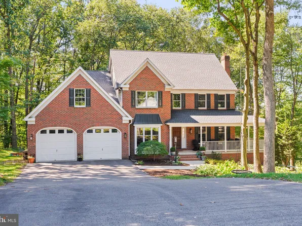 1155 Greenwood Dr, Hummelstown, PA 17036