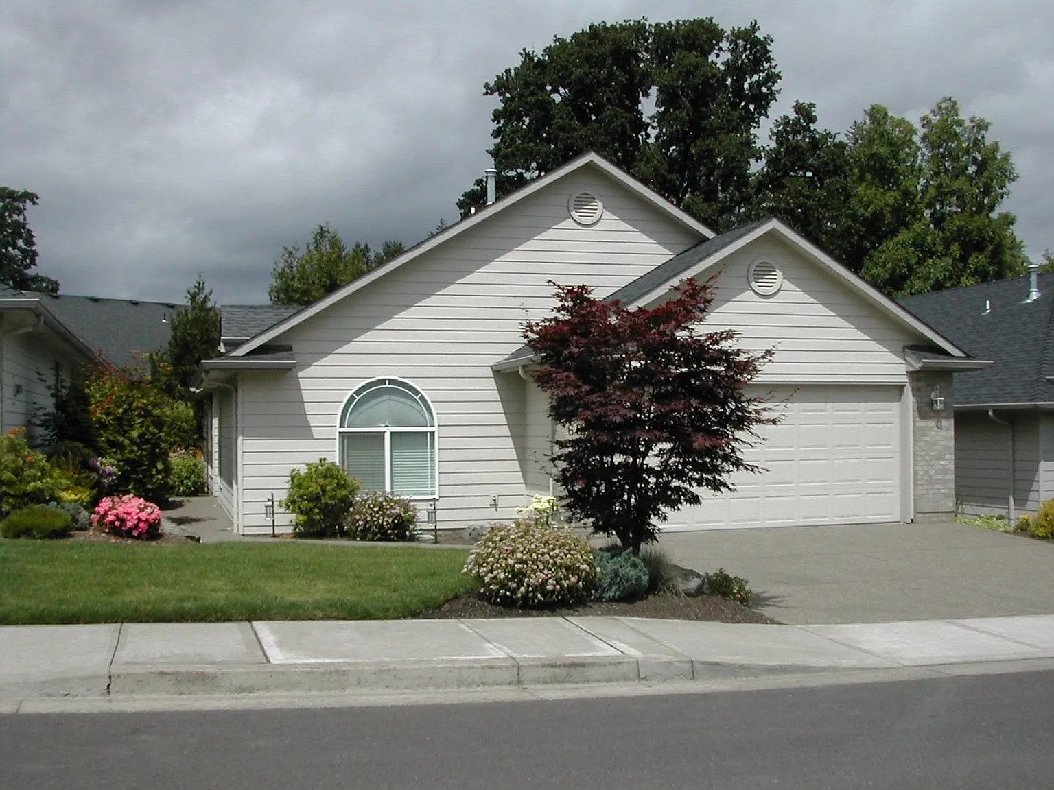 6633 Brookhollow Ct NE photo 1
