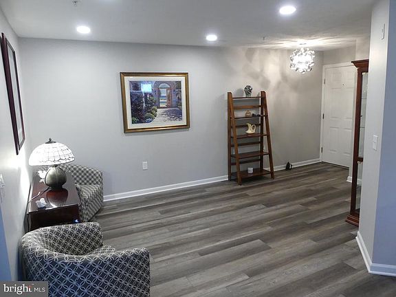 3rd image of 307J Willrich Cir #307J