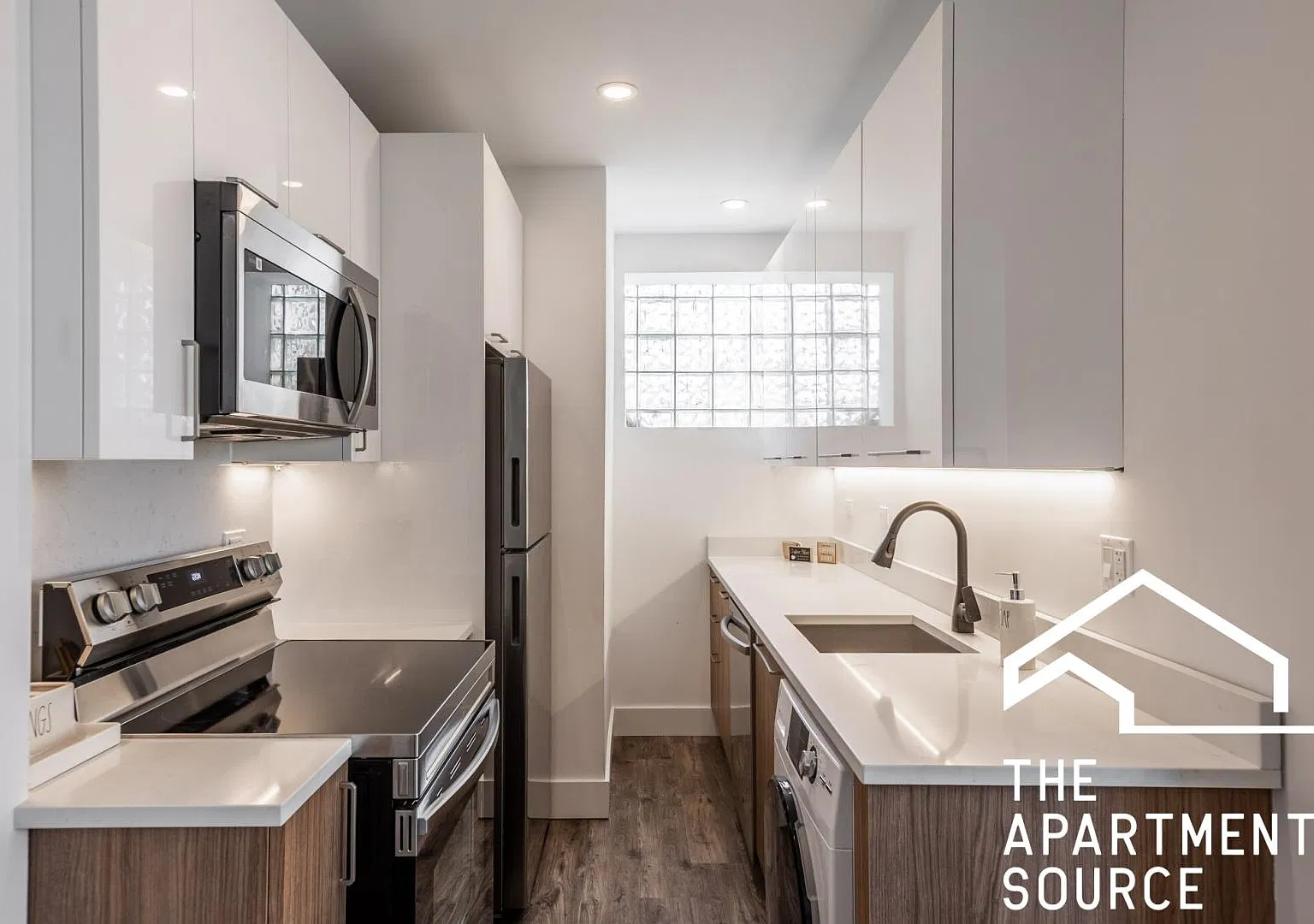 941 West Carmen Avenue #308 — Photo 4