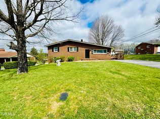 115 Woodcrest Ln, Johnson City, TN 37601