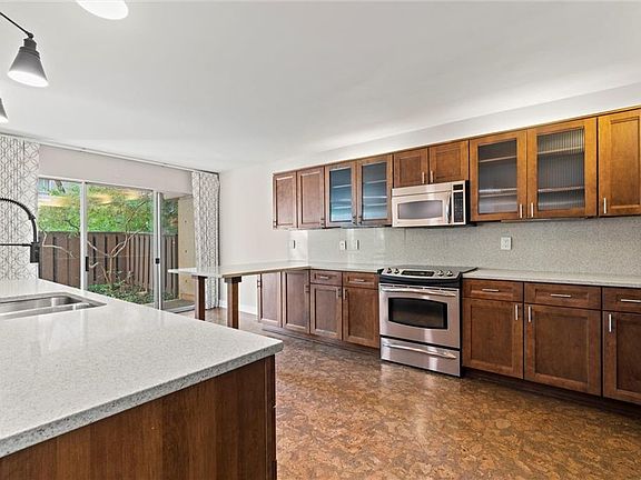 5th image of 2525 Main St APT 109