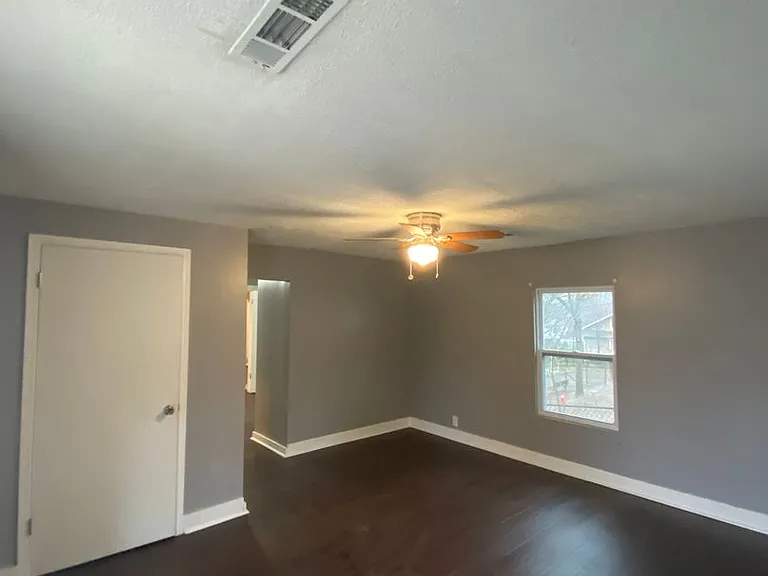 5518 N Broadway St — Photo 2