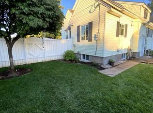 6205 SE 43rd Ave #B, Portland, OR 97206