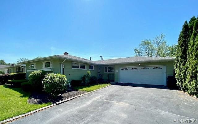 1st image of 15 Millwood Dr