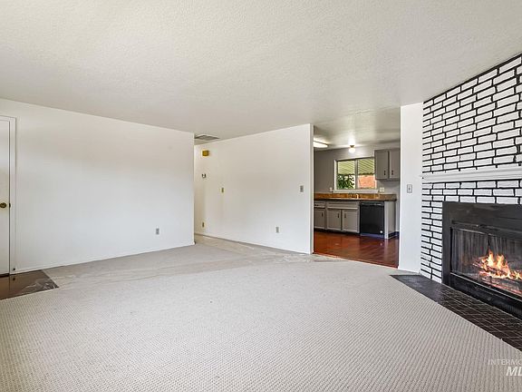 5th image of 5682 N Millstone Dr