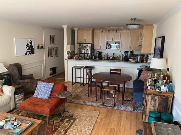 3rd image of 2120 Pacific Ave #205