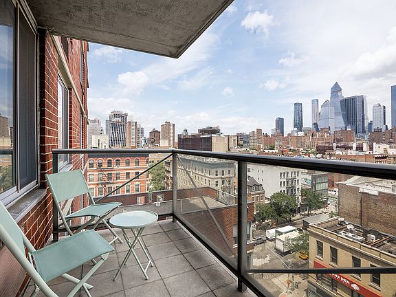 4th image of 270 W 17th St APT 9A