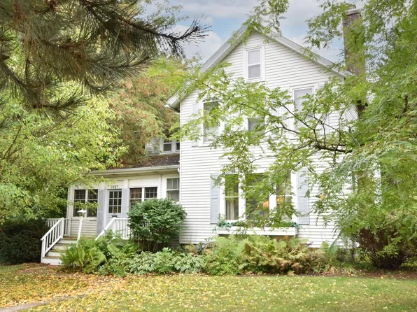 1027 West Grand AVENUE, Port Washington, WI 53074