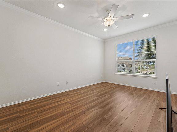 4th image of 824 Lemongrass Ct