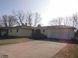 385 W Lyons St, Garner, IA 50438