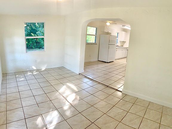 3rd image of 3737 Highland Ave