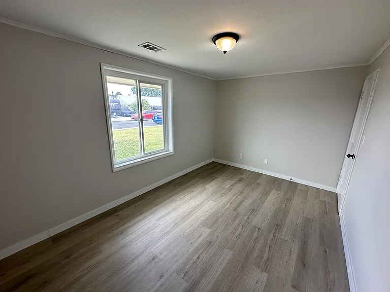 705 S Ione St — Photo 10