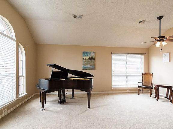 5th image of 5807 Mandarin Ln