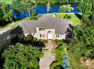 12N735 Coombs Rd, Elgin, IL 60124