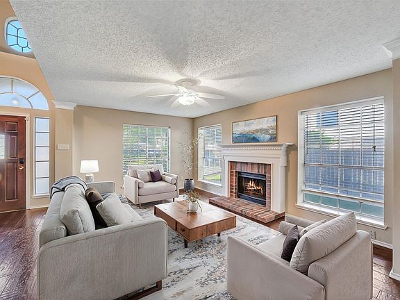 2nd image of 1106 Pecan Crest Court