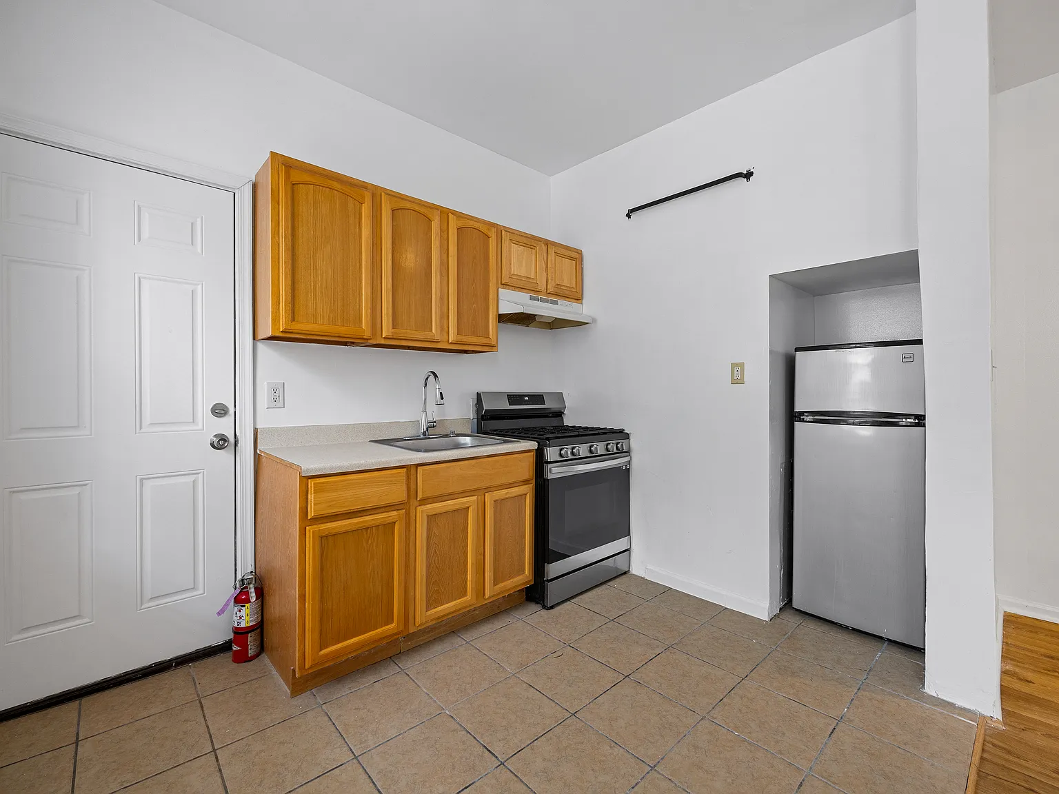 1 bed, 736 sqft, $1,350 — Photo 4