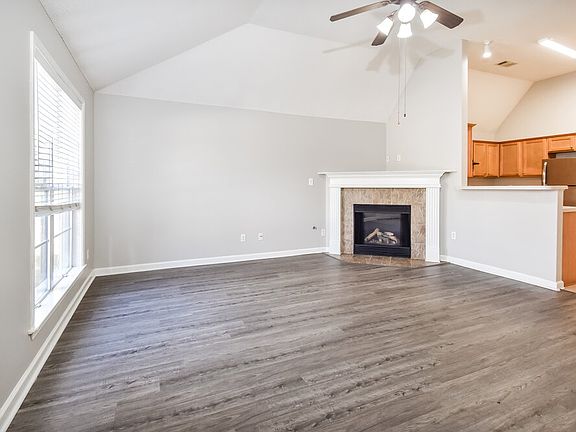 5th image of 10173 Evening Hill Dr