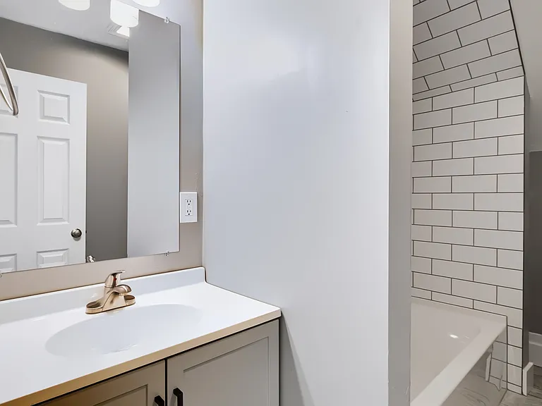 305 Church St — Photo 15