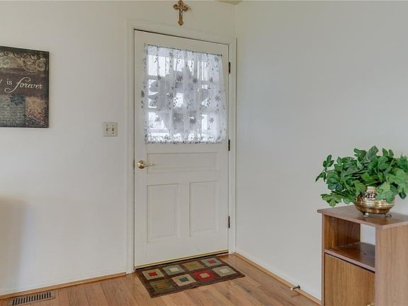 5th image of 3036 Santiago Dr