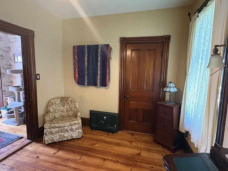 342 Main St — Photo 18